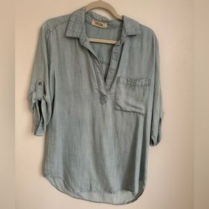 Bella Dahl chambray/denim shirt, 3/4 sleeve with button snap for rolling, small
